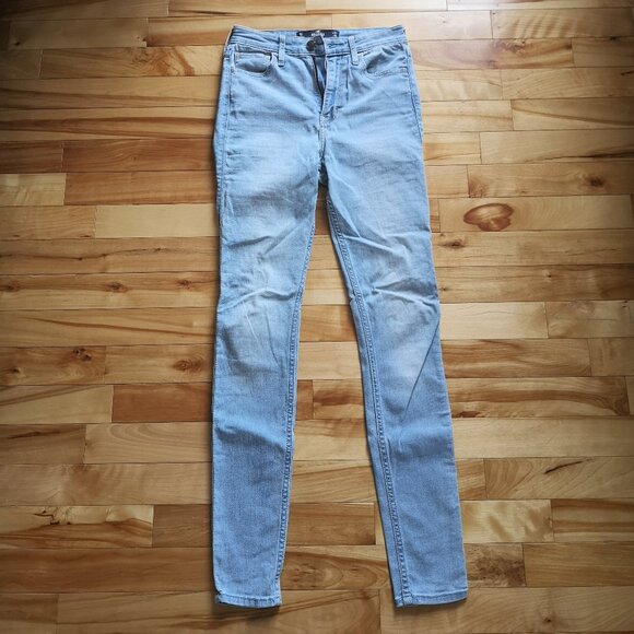 Hollister Denim - Hollister High Rise Skinny Jeans size 1